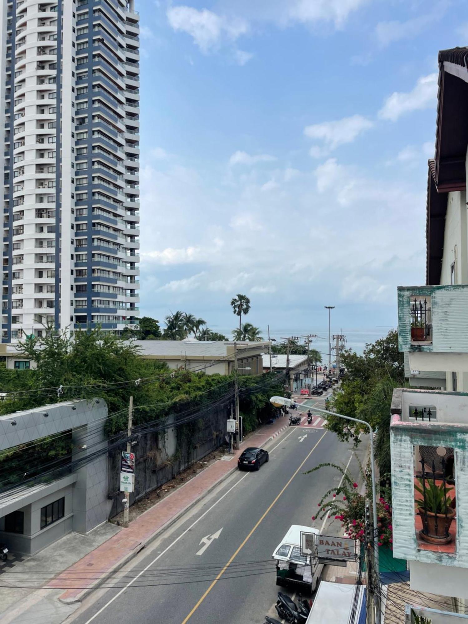 Retro Guesthouse Pattaya Exterior foto